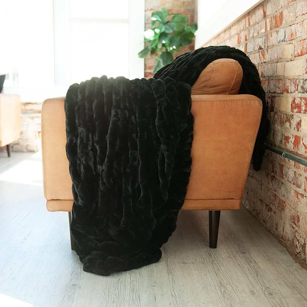 Hugs Black Blanket - Image 6