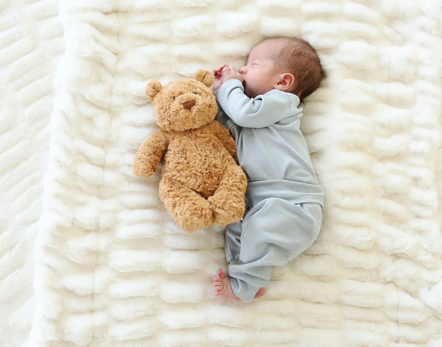 Hugs Cream Blanket - Image 5