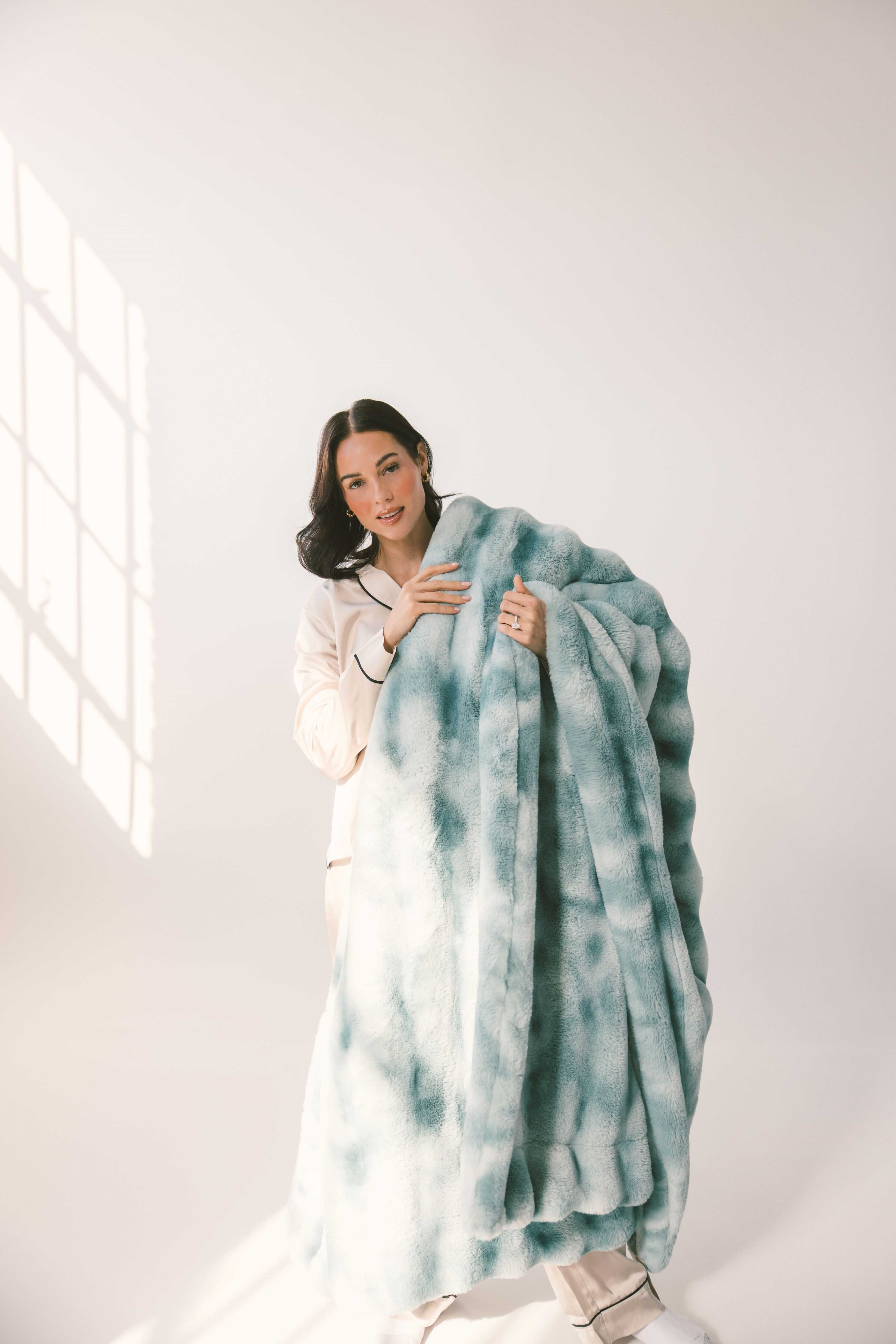 Extreme Ultra Cloud Smoke Blue Blanket - Image 2