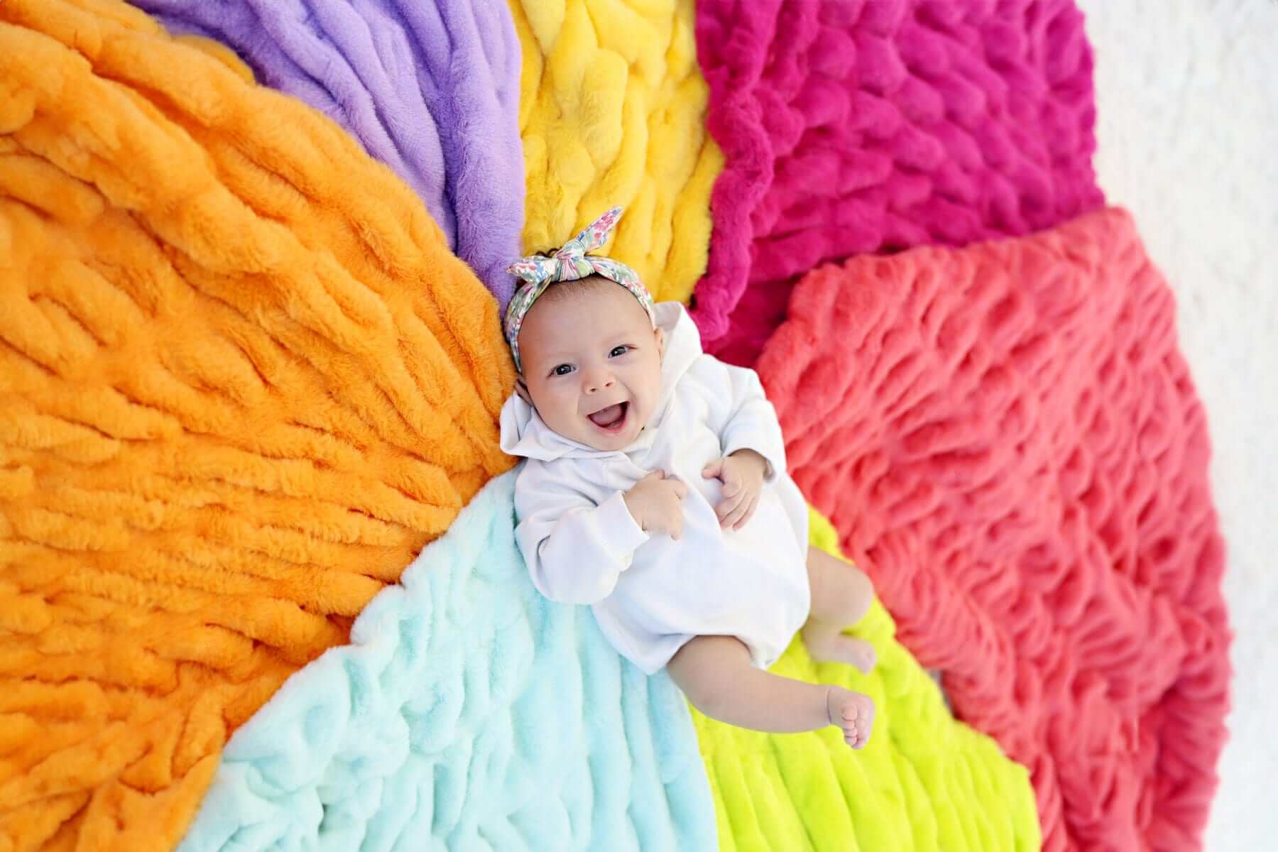 Hugs Georgia Peach Blanket - Image 4