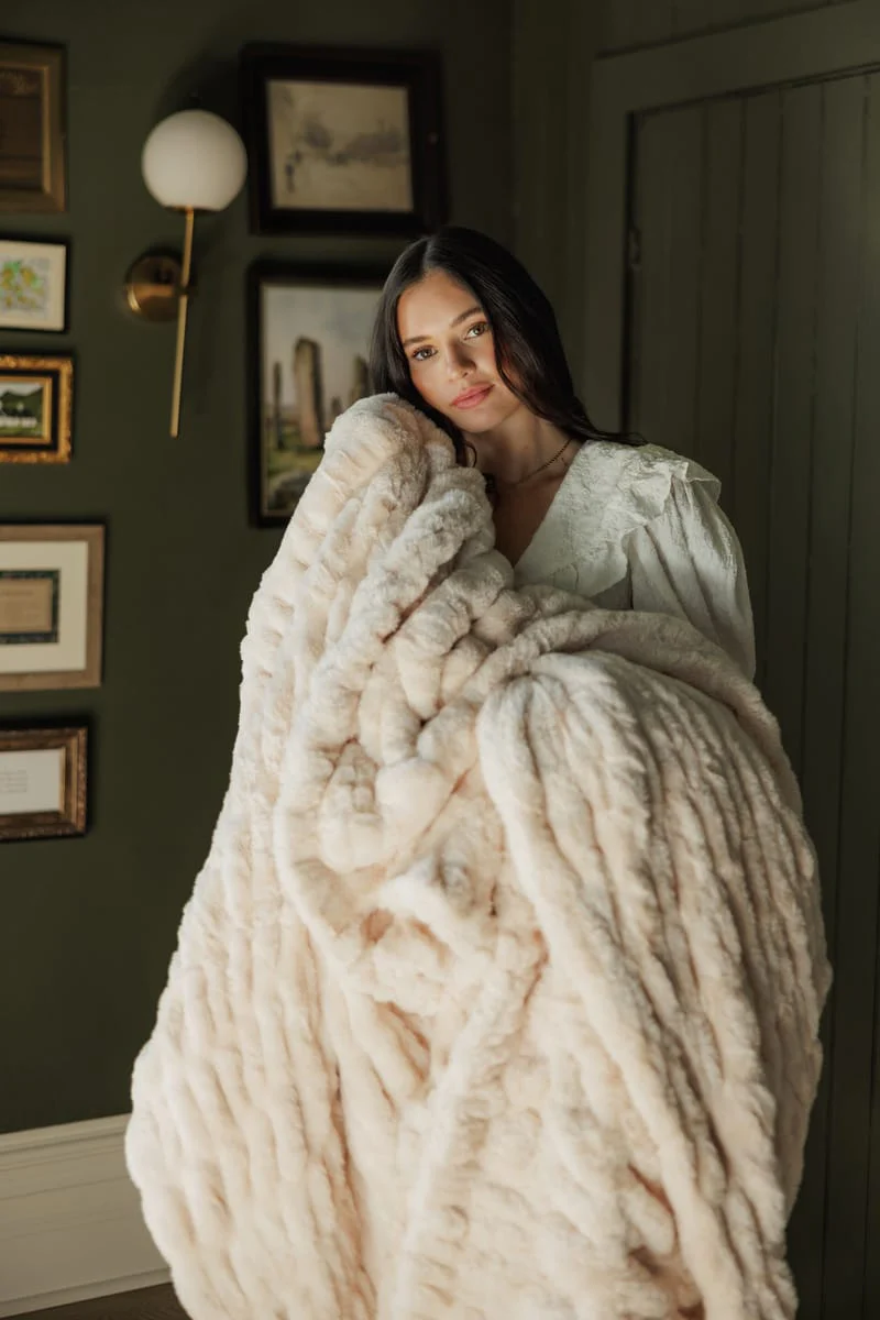 Hugs Oatmeal Blanket - Image 4