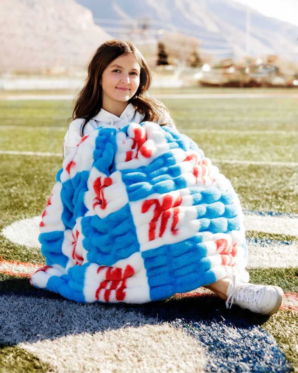 Ole Miss Rebels Blanket - Hugs