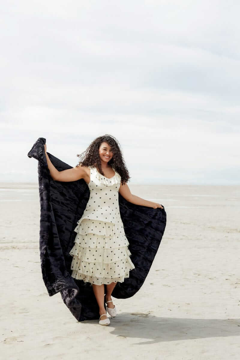 Sorbet Black Blanket - Image 3